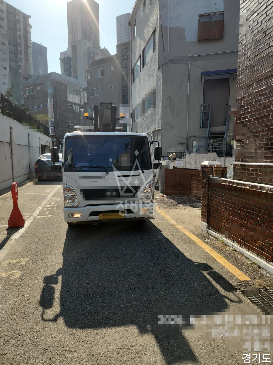 경기 시흥시 산현동 스카이차 지붕 공사 작업 현장