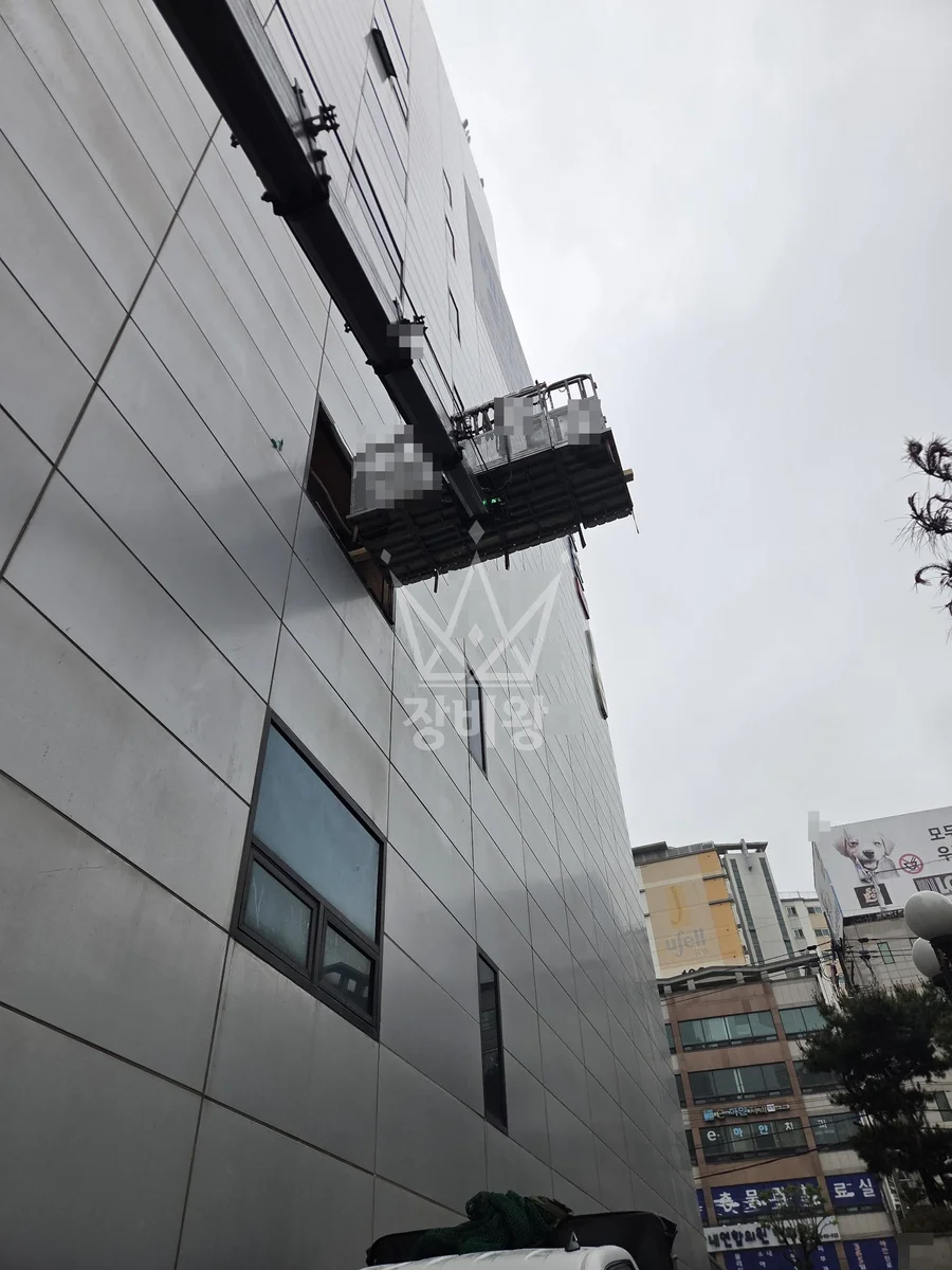 경기 부천시 스카이차 철골 작업 현장