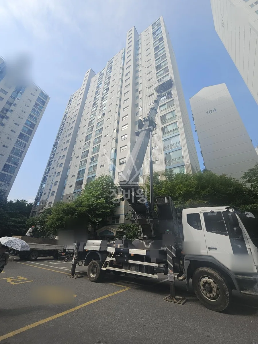 서울 관악구 봉천동 스카이차 간판 작업 현장