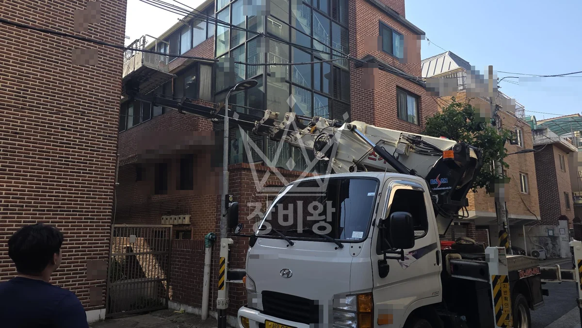 서울 동작구 상도동 스카이차 간판 작업 현장