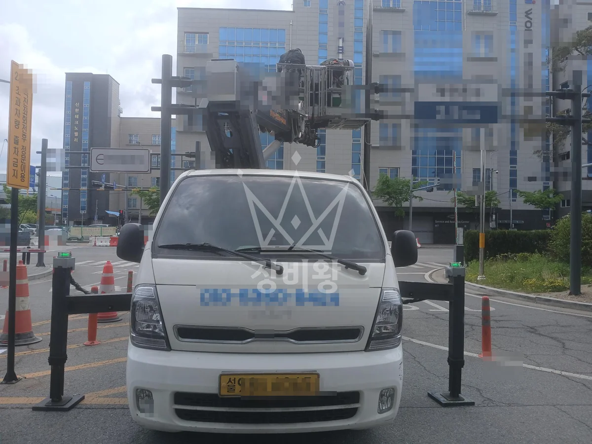 경기 용인시수지구 스카이차 간판 작업 현장