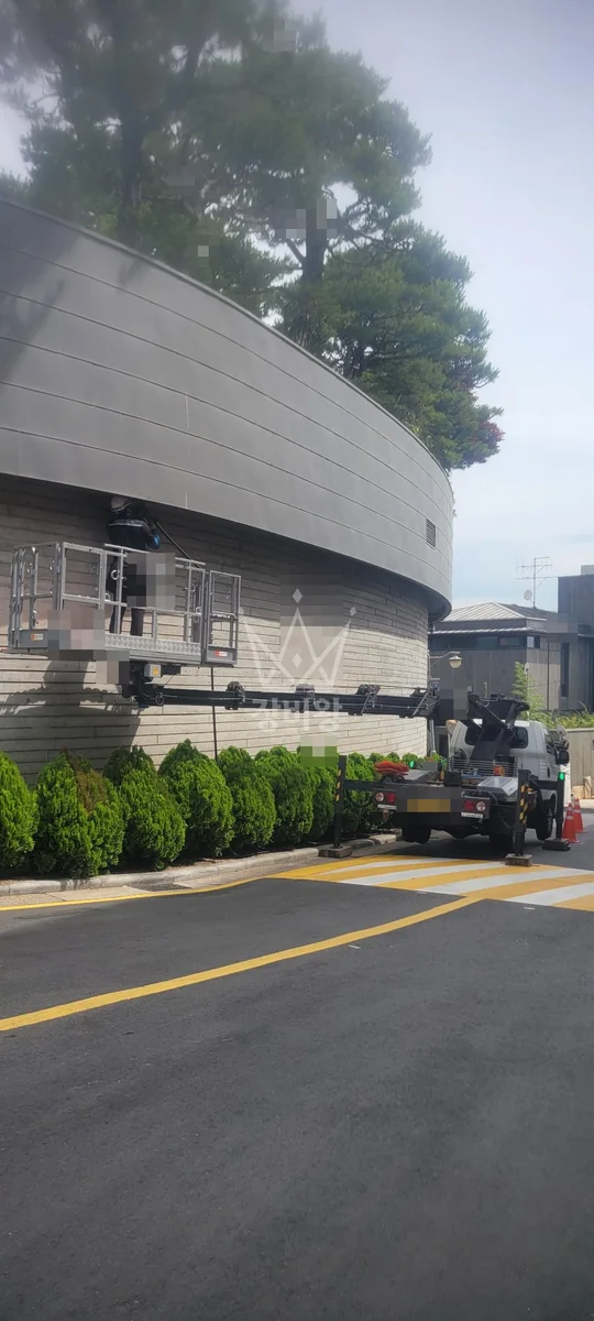 서울 용산구 신창동 스카이차 철골 작업 현장