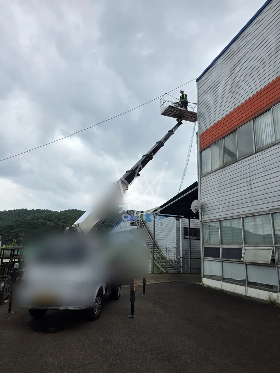 경남 창원시의창구 스카이차 에어컨 작업 현장