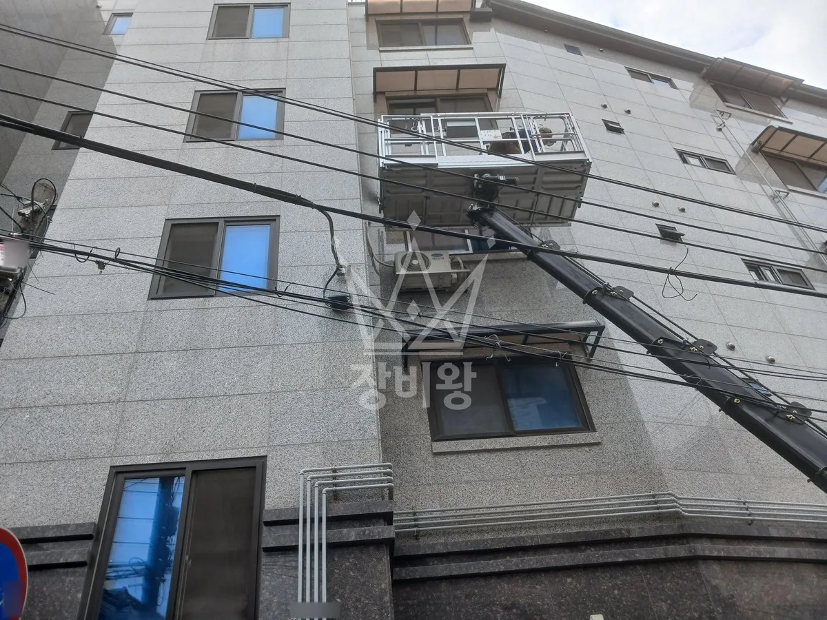 서울 강동구 상일동 스카이차 지붕 공사 작업 현장