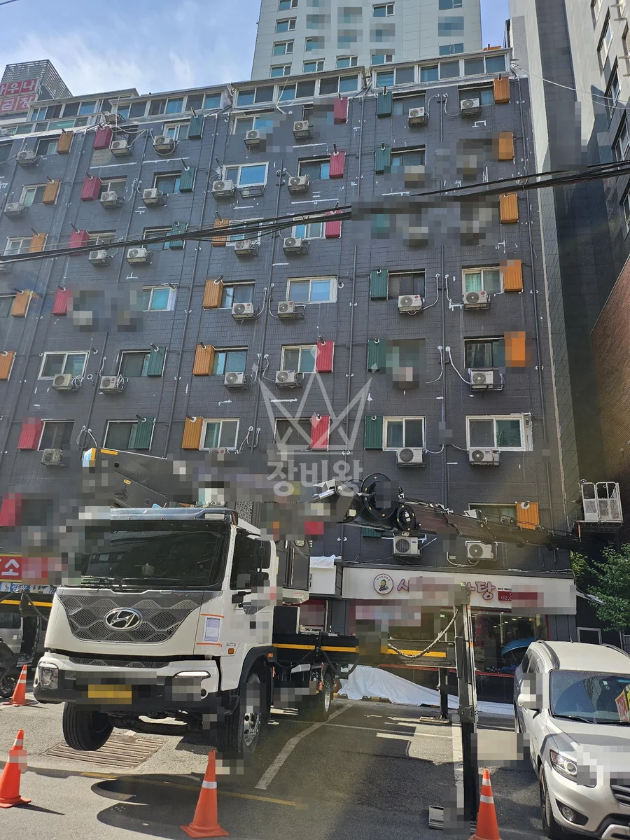 서울 관악구 봉천동 스카이차 수목 관리 작업 현장