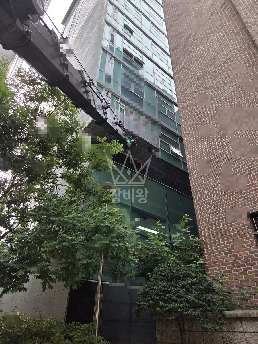 서울 종로구 신영동 스카이차 간판 작업 현장