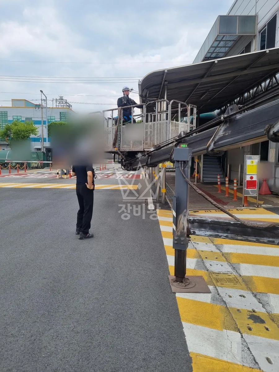 경기 평택시 스카이차 철골 작업 현장