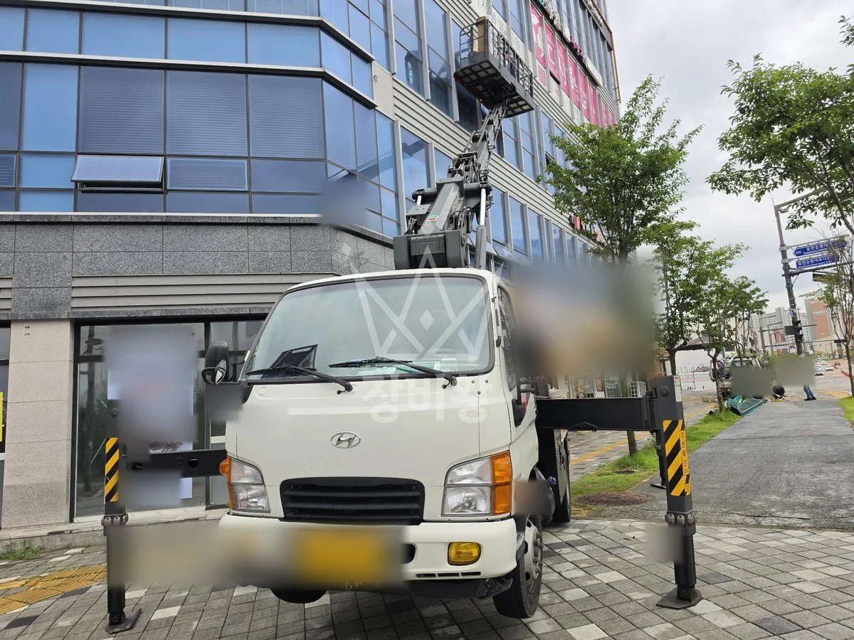 제주 제주시 애월읍 용흥리 스카이차 지붕 공사 작업 현장