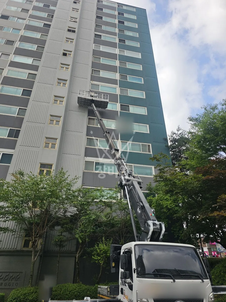 경기 오산시 스카이차 철골 작업 현장