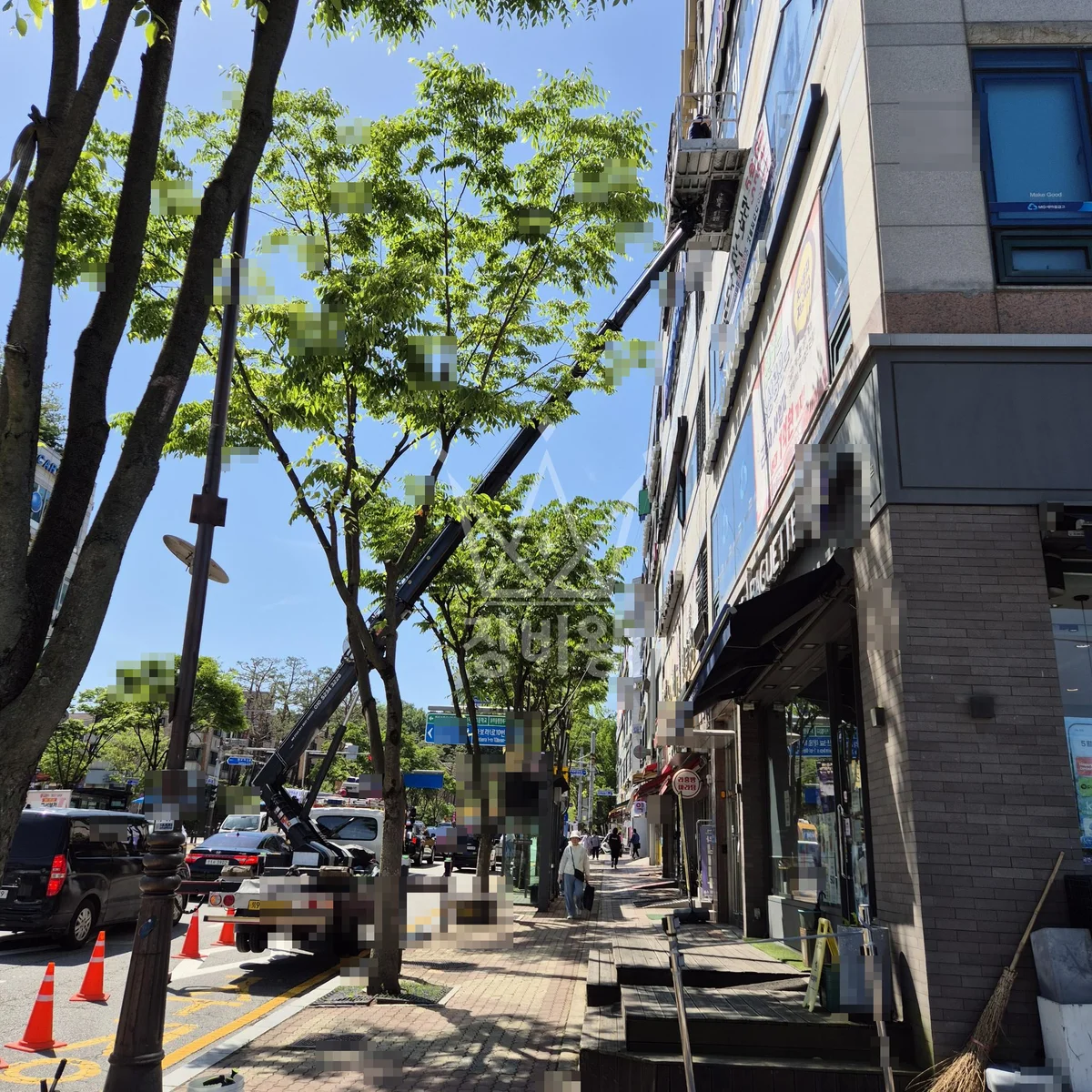 경기 용인시기흥구 중동 스카이차 유리 작업 현장