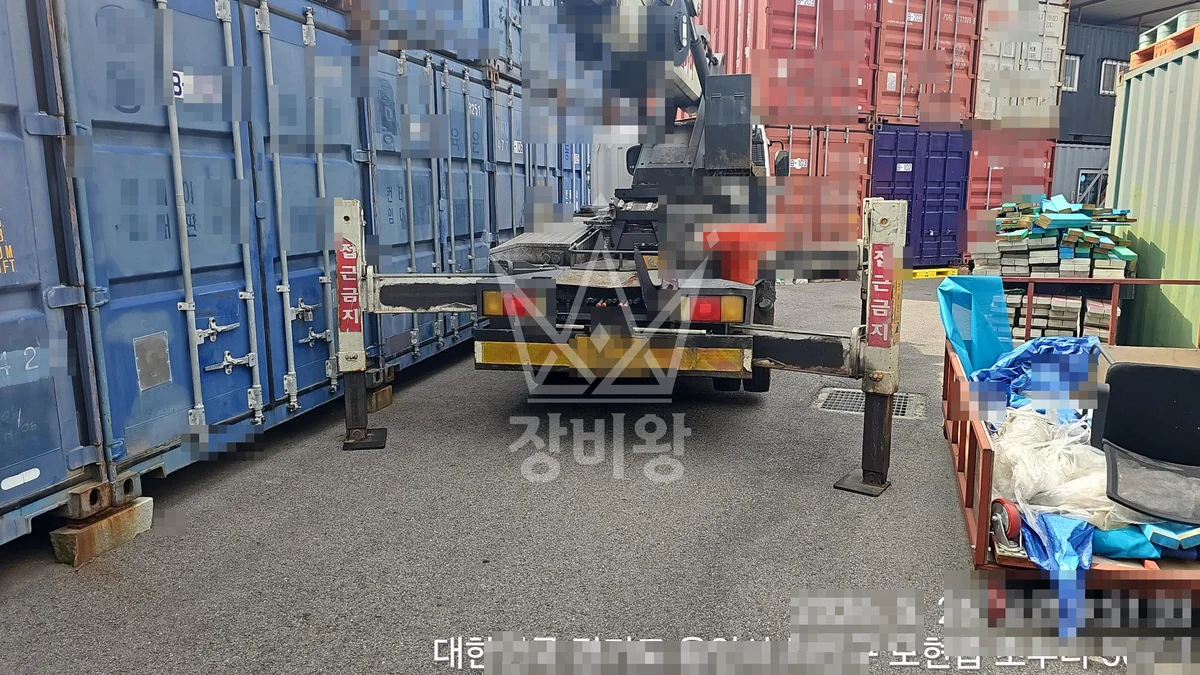 경기 안산시단원구 스카이차 철골 작업 현장