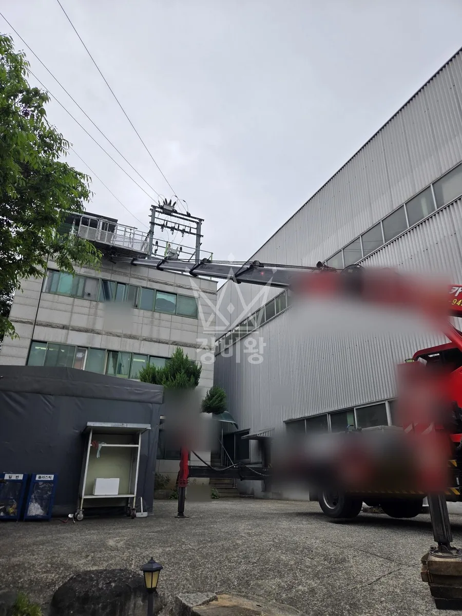 경남 통영시 스카이차 철골 작업 현장