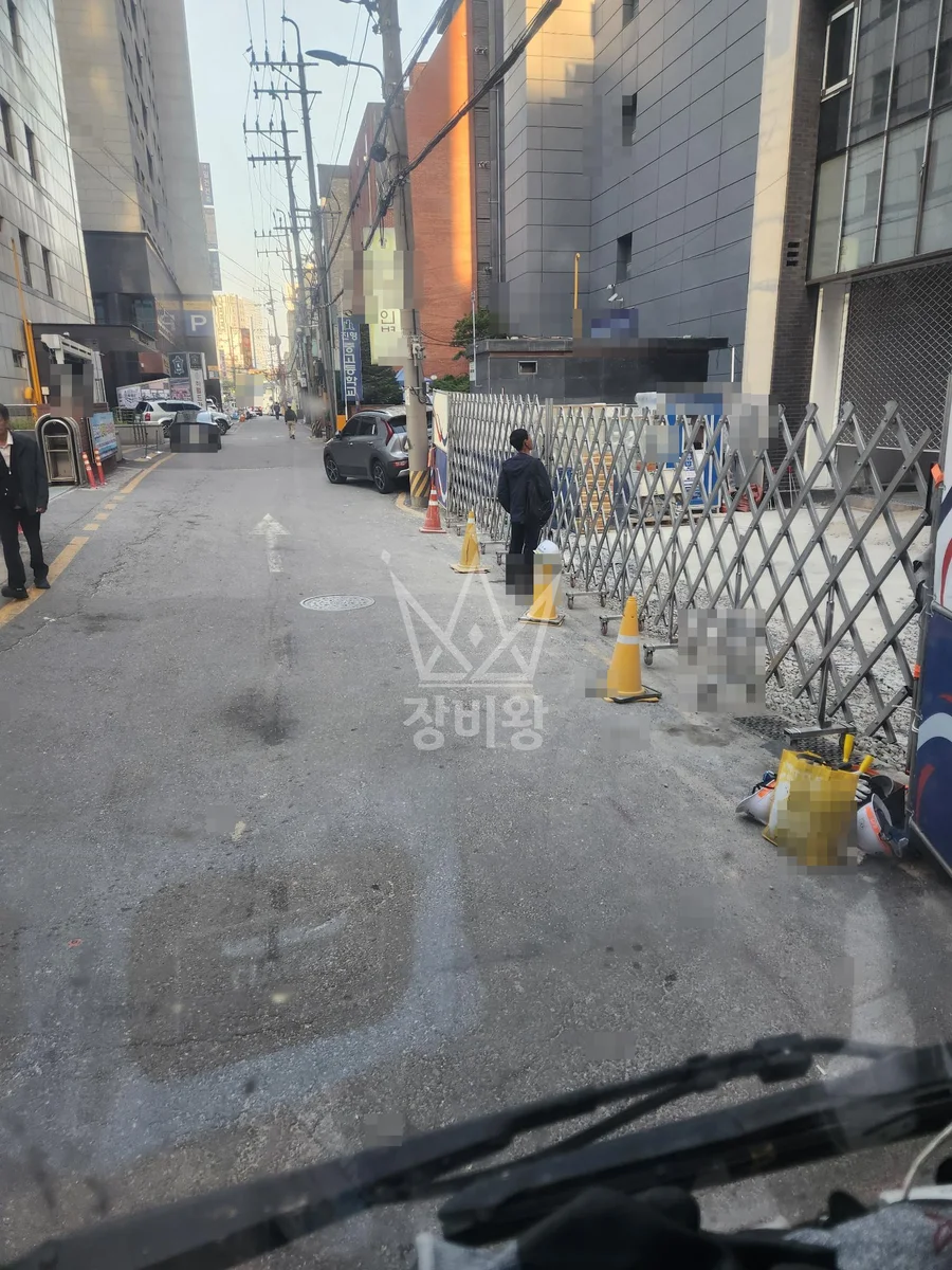 서울 종로구 계동 스카이차 유리 작업 현장