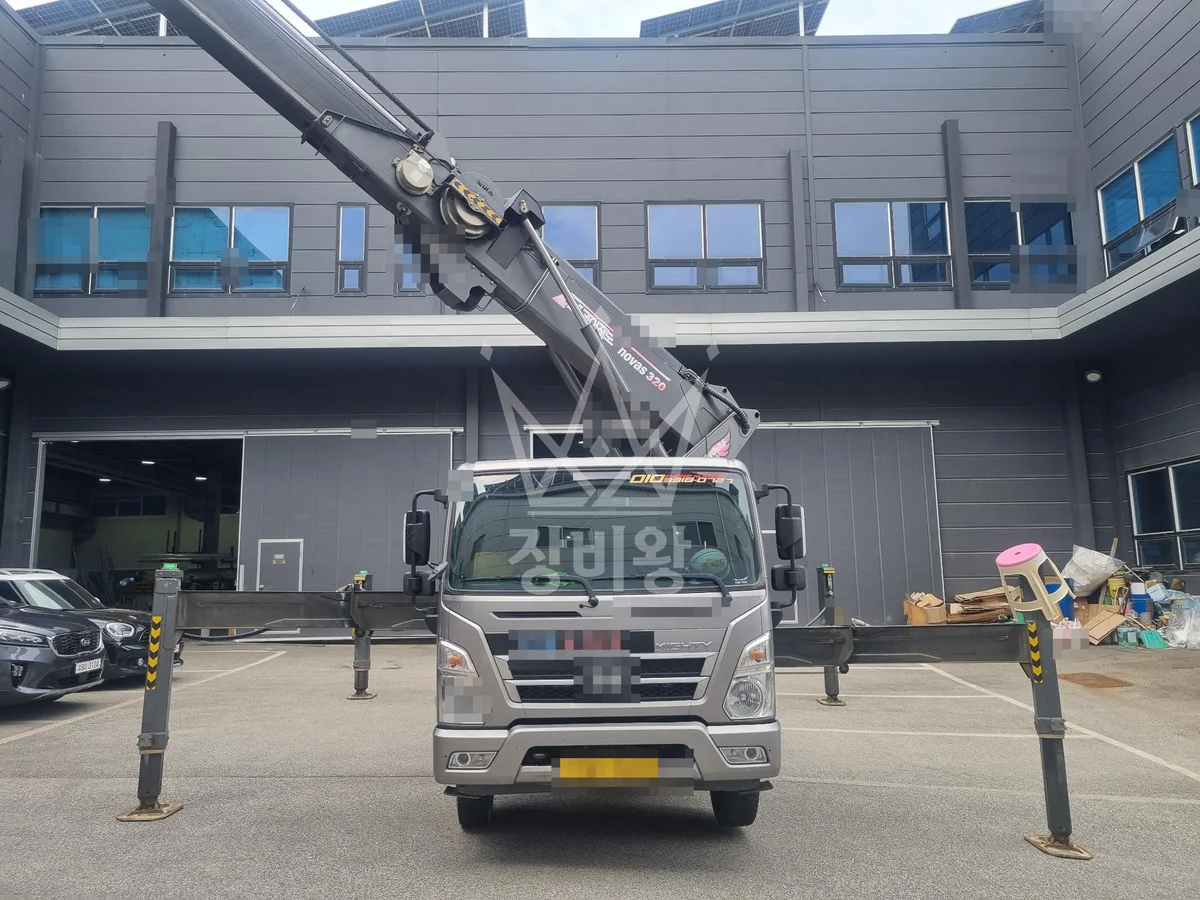 경기 성남시수정구 스카이차 간판 작업 현장