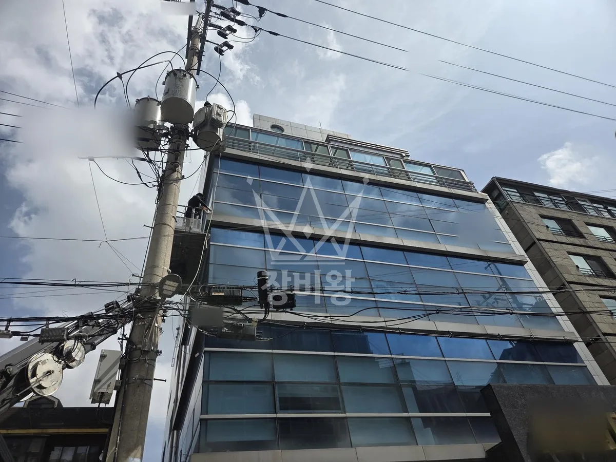 서울 강남구 논현동 스카이차 유리 작업 현장