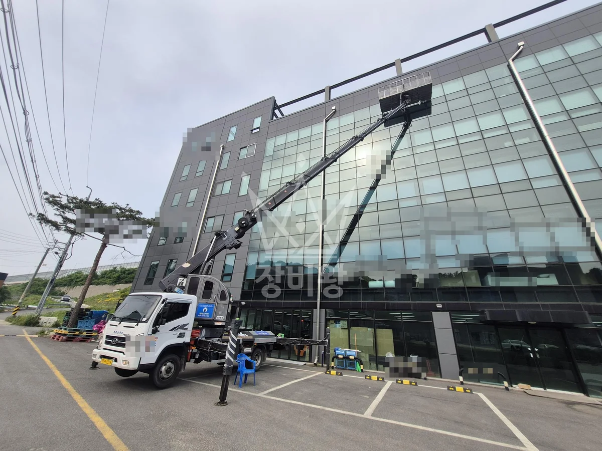 경기 고양시일산서구 구산동 스카이차 간판 작업 현장