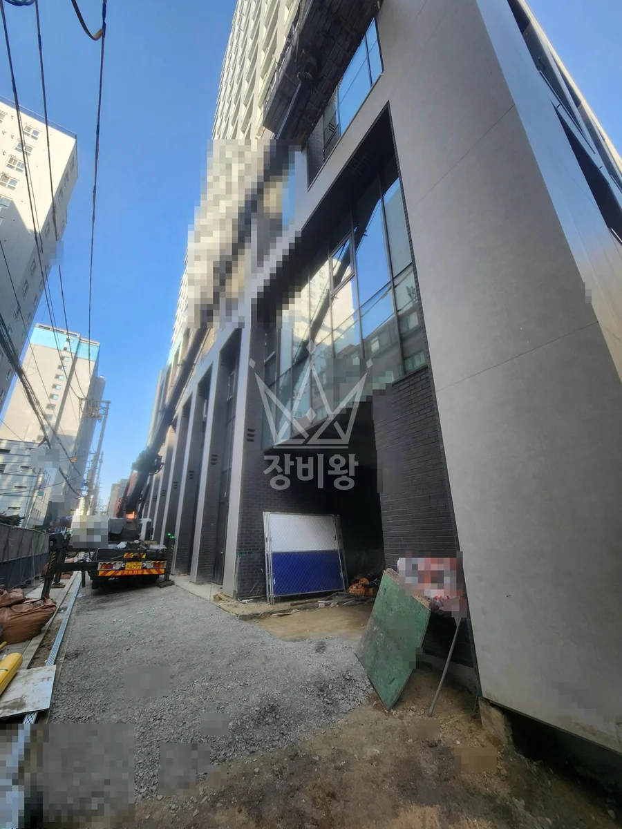 서울 종로구 스카이차 유리 작업 현장