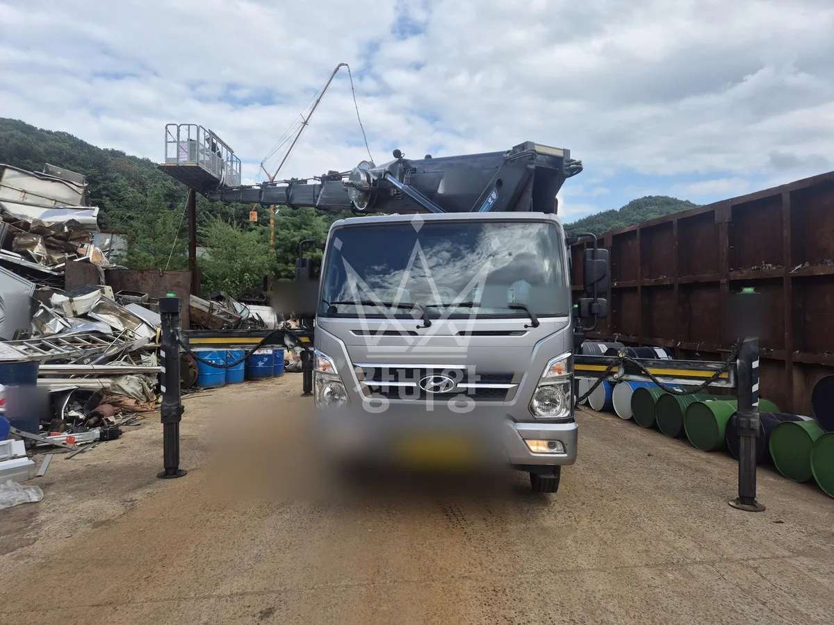 충남 계룡시 스카이차 철골 작업 현장