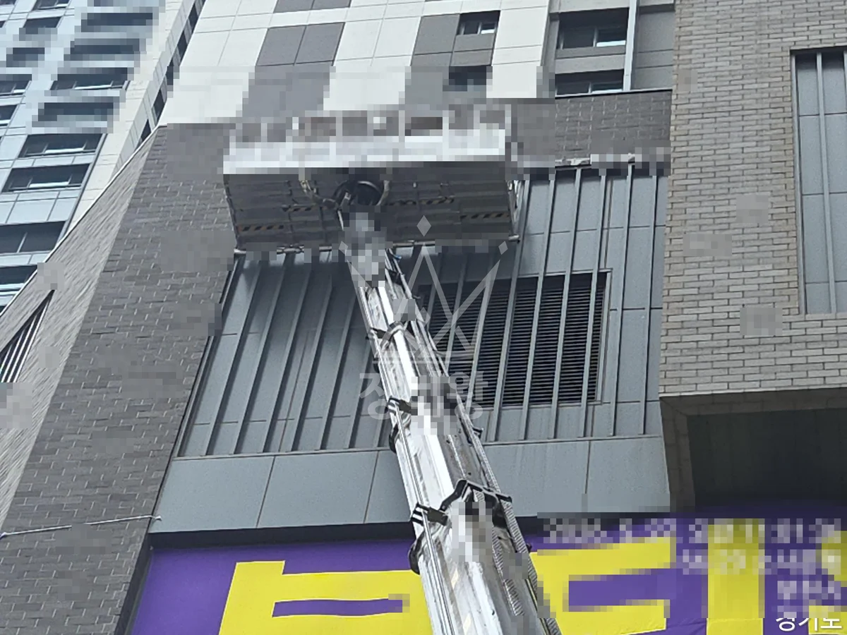 경기 용인시기흥구 동백동 스카이차 철골 작업 현장