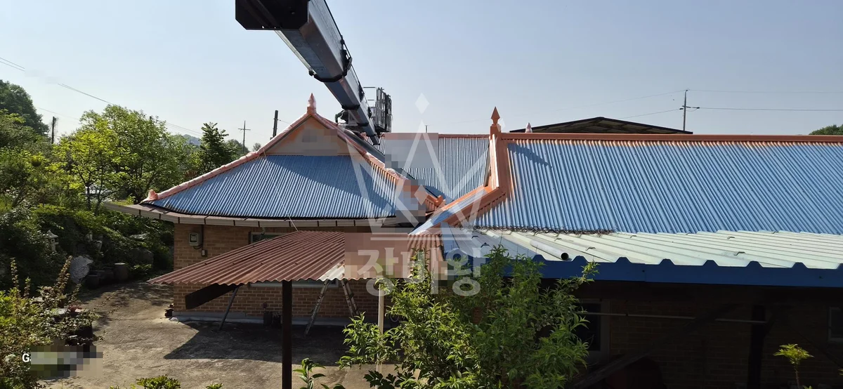 인천 강화군 스카이차 자재 양중 작업 현장