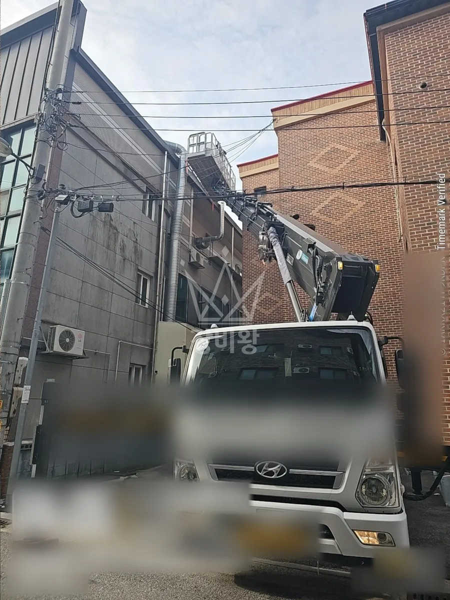 충북 제천시 청풍면 신리 스카이차 간판 작업 현장