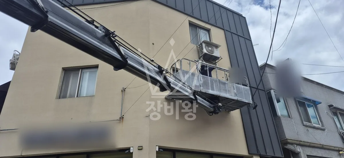 충남 천안시 스카이차 외벽 작업 작업 현장