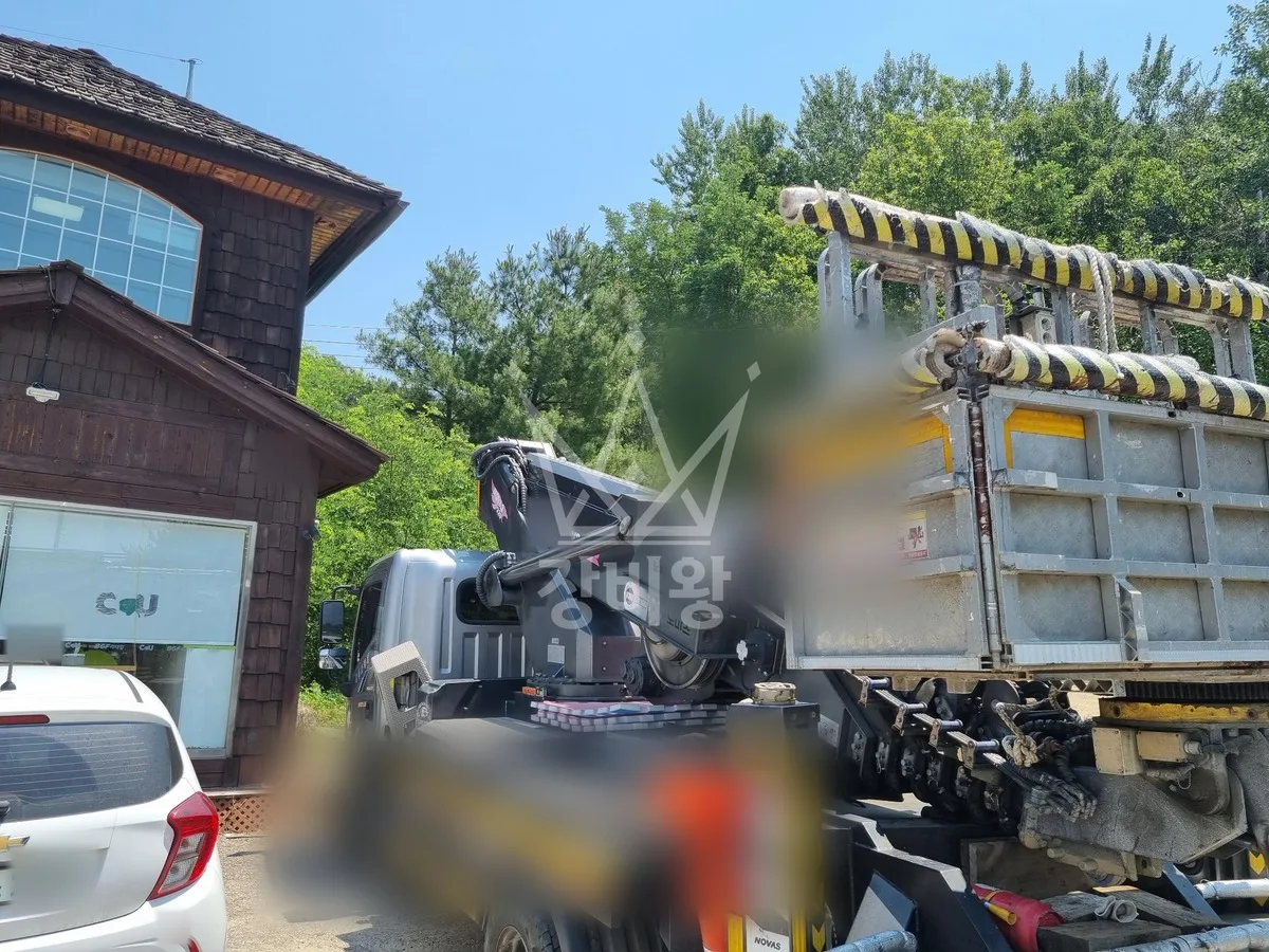 경기 가평군 청평면 스카이차 간판 작업 현장