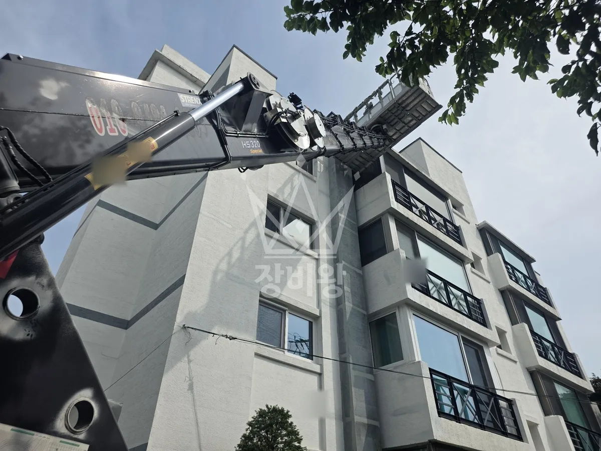 서울 용산구 이촌동 스카이차 철골 작업 현장