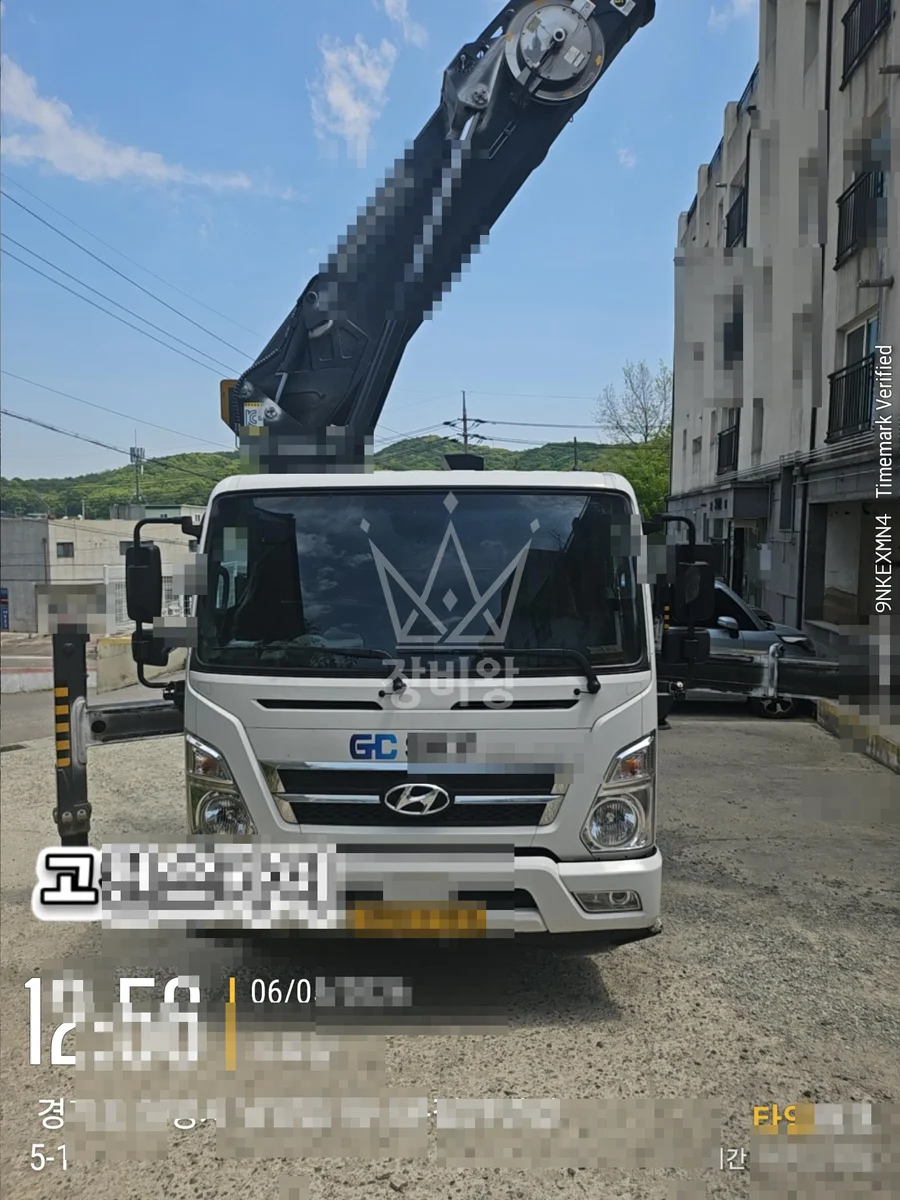 경기 용인시처인구 포곡읍 전대리 스카이차 유리 작업 현장