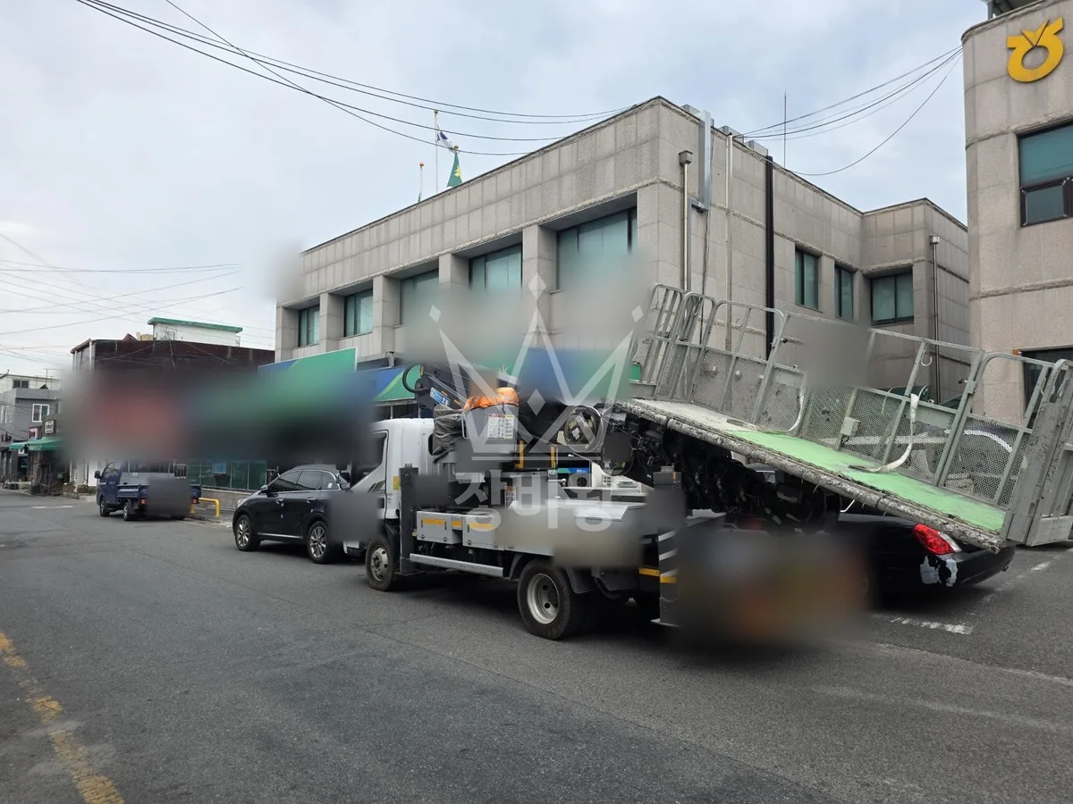 경북 영양군 스카이차 자재 양중 작업 현장