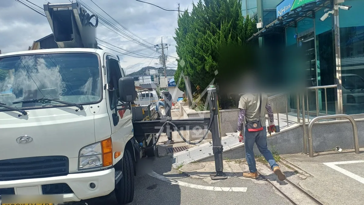 경북 상주시 인평동 스카이차 철골 작업 현장