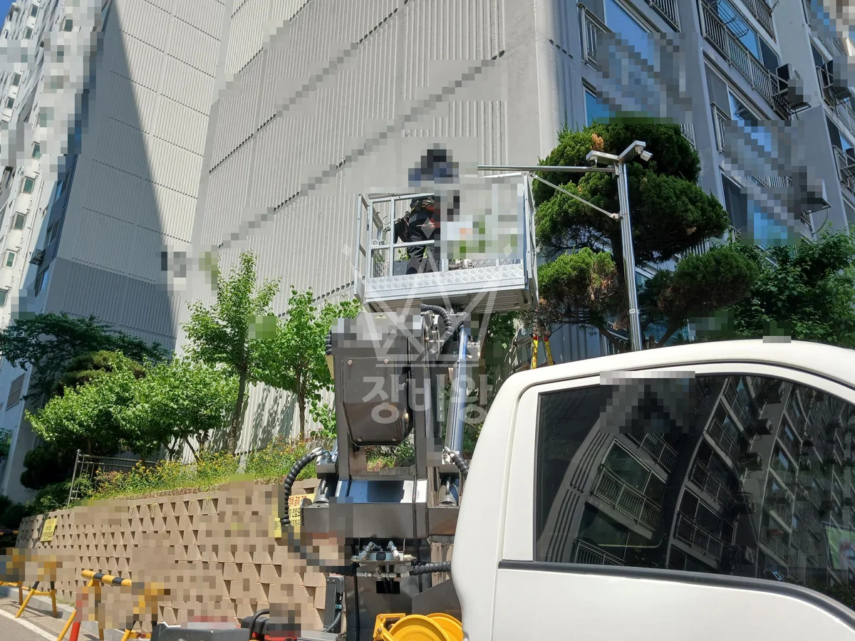 인천 옹진군 연평면 스카이차 조경 작업 현장