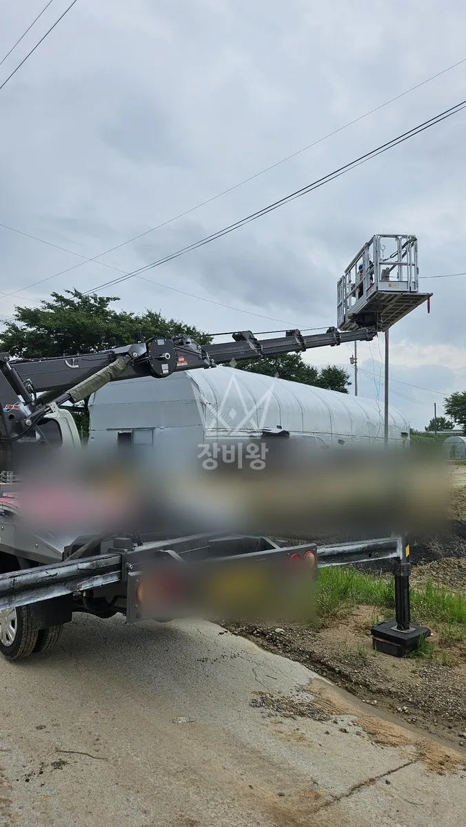 충북 청주시 스카이차 철골 작업 현장