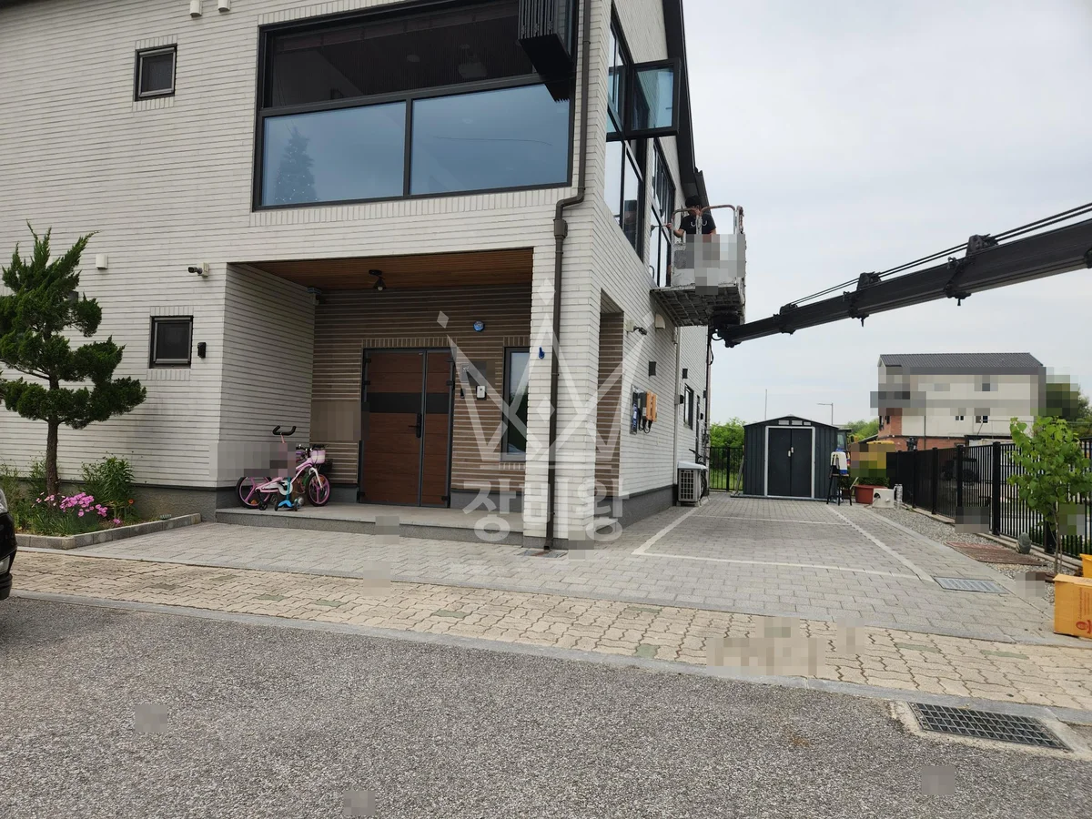 충북 보은군 보은읍 스카이차 조경 작업 현장