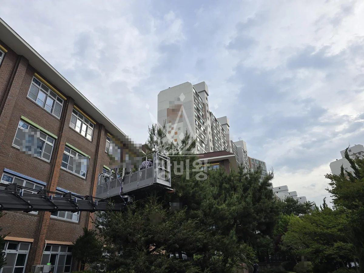대전 서구 스카이차 철골 작업 현장