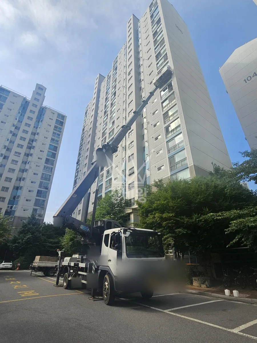 서울 관악구 남현동 스카이차 수목 관리 작업 현장