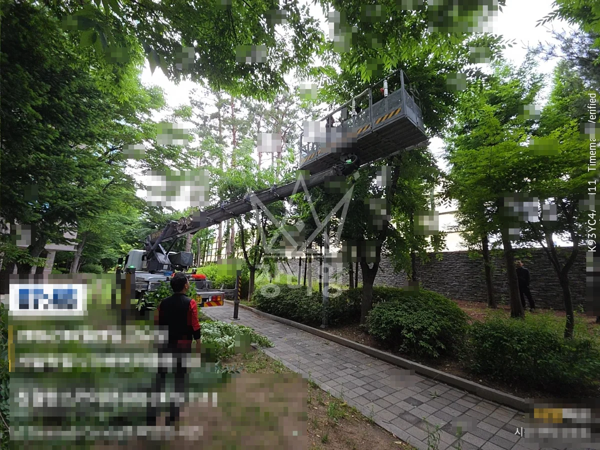 서울 마포구 합정동 스카이차 간판 작업 현장
