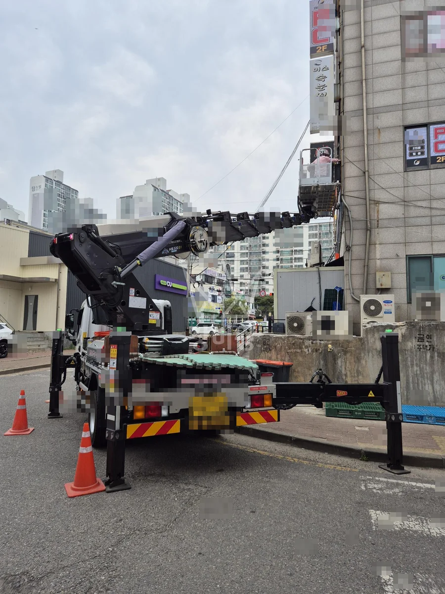인천 제물포구 송현동 스카이차 철골 작업 현장