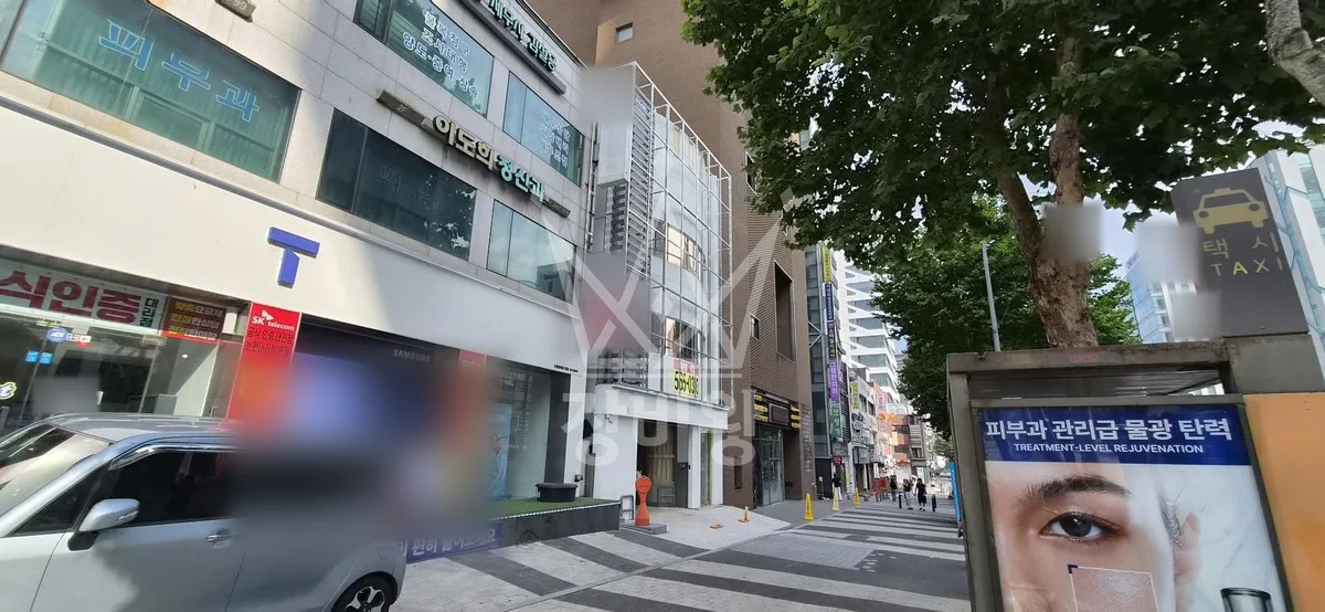 서울 강남구 압구정동 스카이차 유리 작업 현장