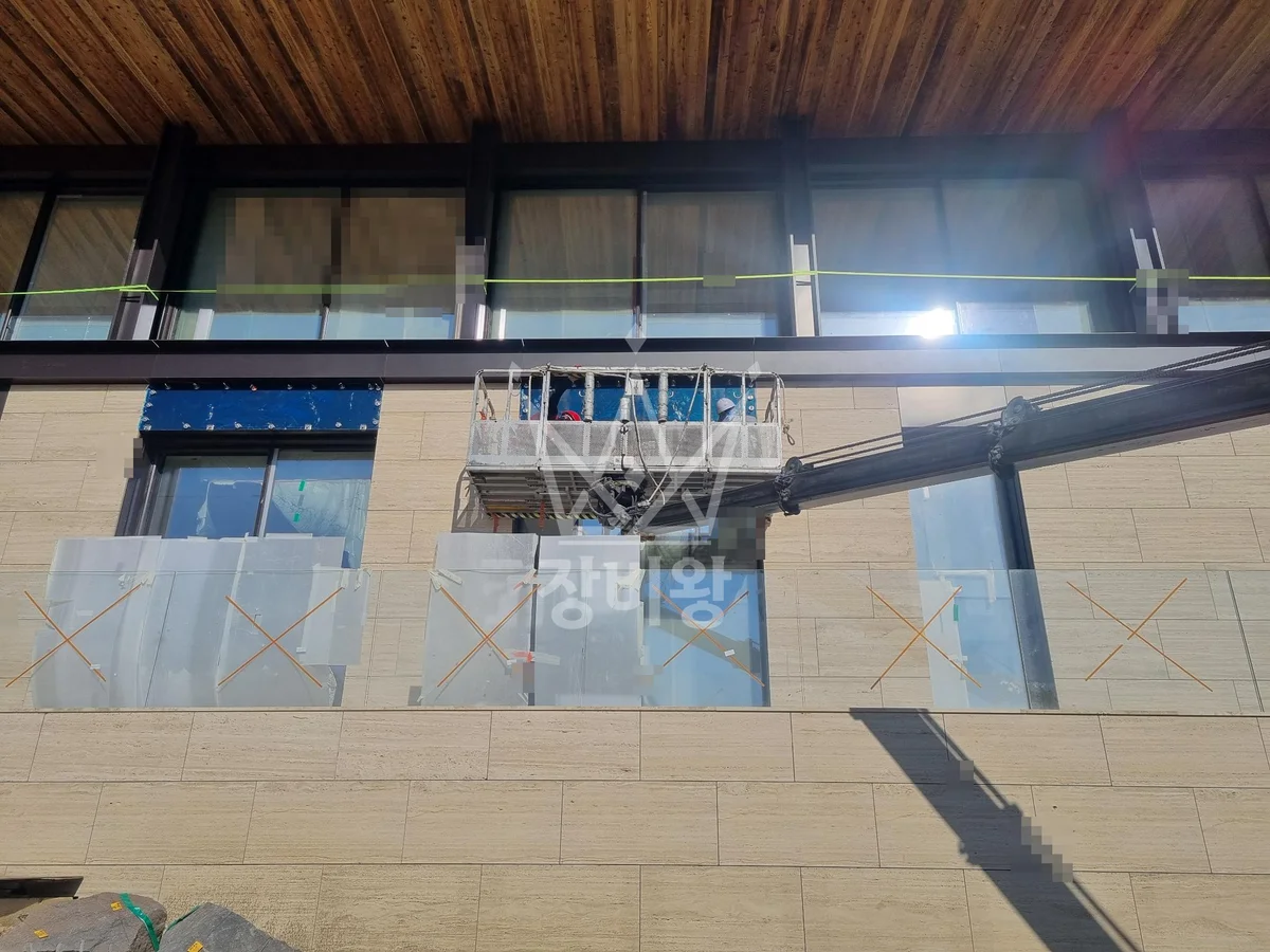 경기 양평군 스카이차 조경 작업 현장