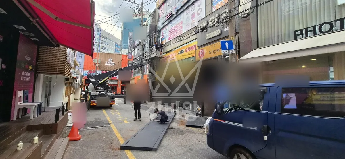 인천 부평구 스카이차 유리 작업 현장