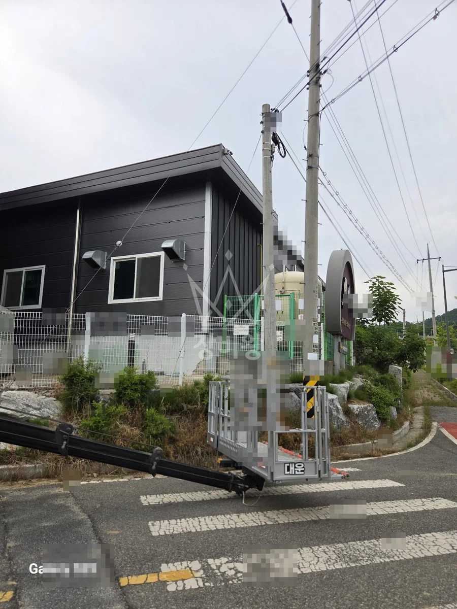 충남 부여군 스카이차 조경 작업 현장