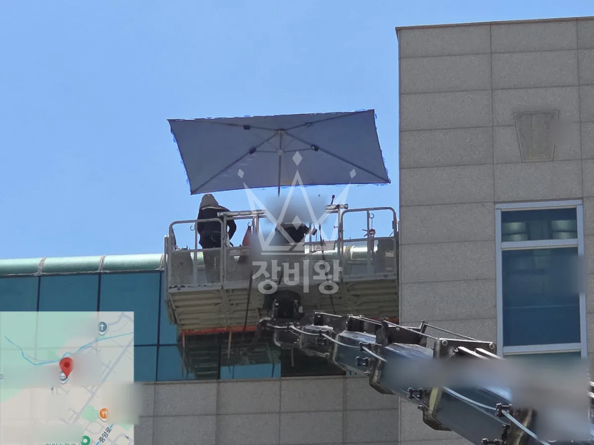 경기 과천시 스카이차 지붕 공사 작업 현장