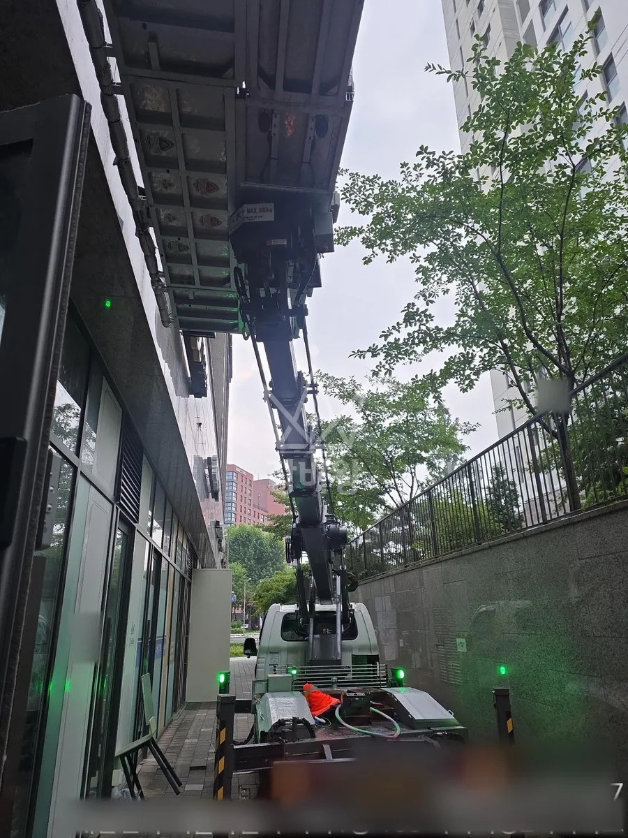 서울 송파구 풍납동 스카이차 유리 작업 현장