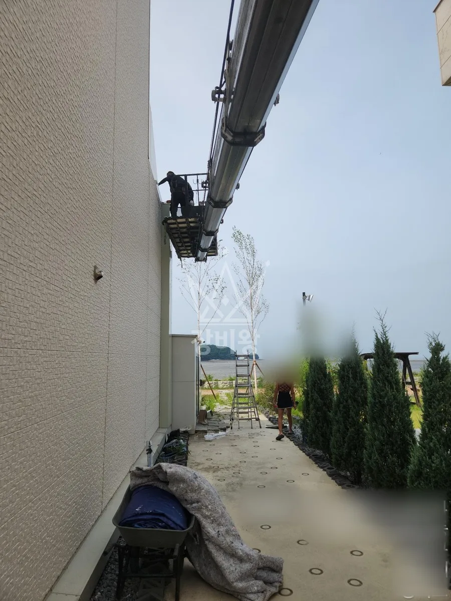 경기 연천군 백학면 두일리 스카이차 지붕 공사 작업 현장