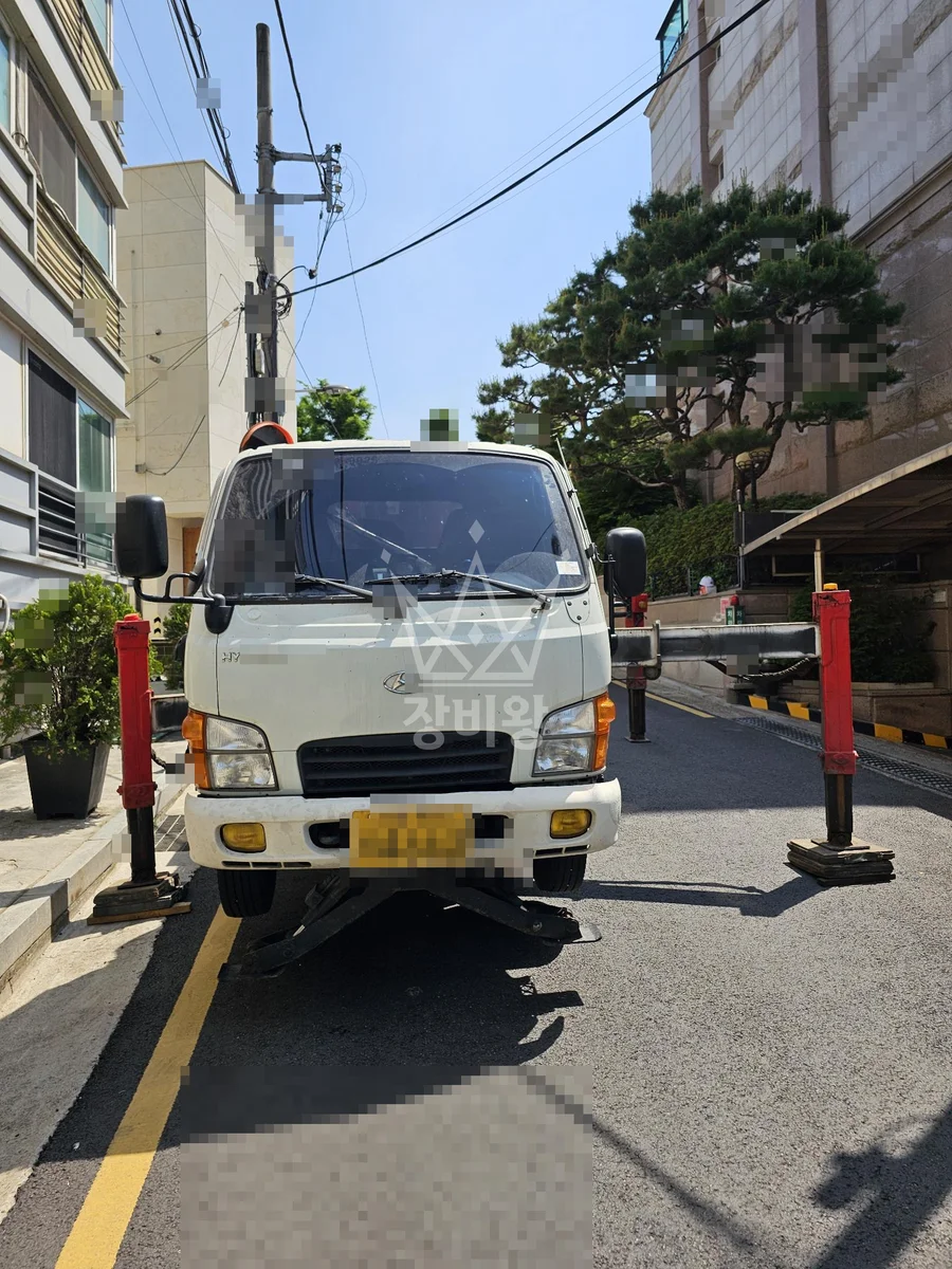 서울 서초구 우면동 스카이차 유리 작업 현장