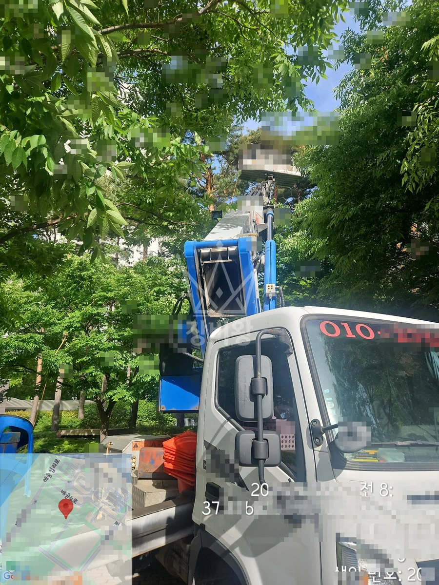 경기 성남시분당구 운중동 스카이차 간판 작업 현장