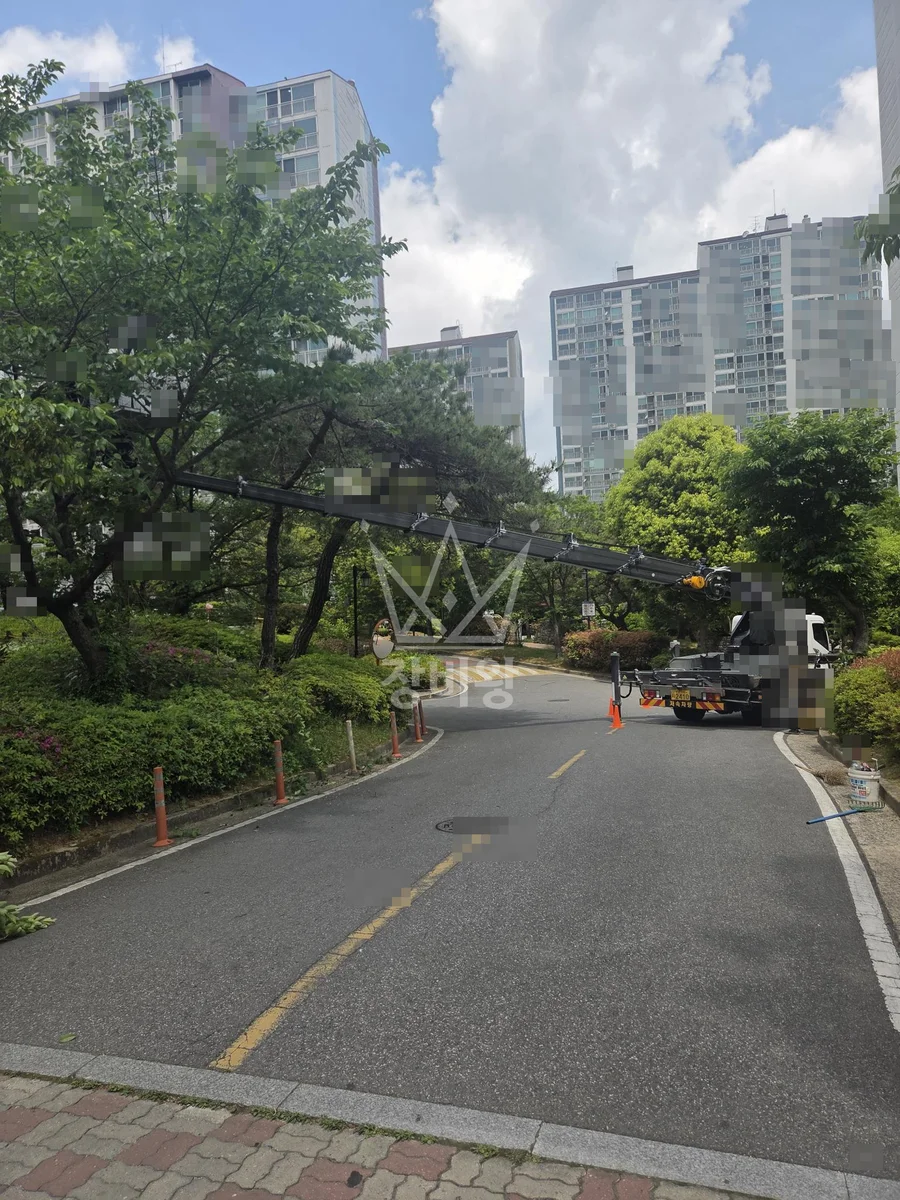 경남 고성군 스카이차 지붕 공사 작업 현장