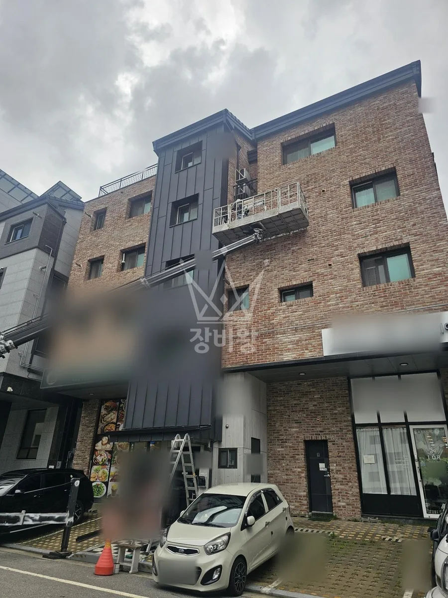 경기 용인시처인구 이동읍 화산리 스카이차 유리 작업 현장