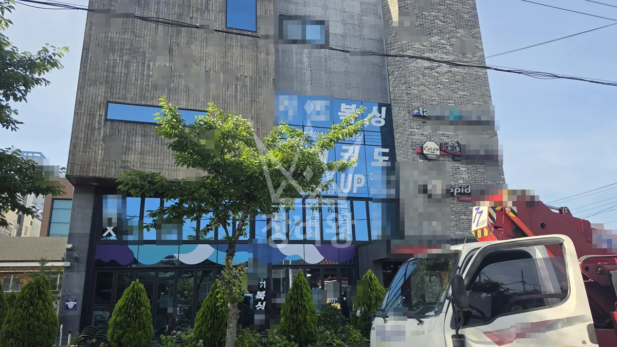 경북 청송군 스카이차 지붕 공사 작업 현장